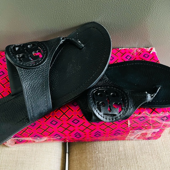 Tory Burch Black Leather Thong Sandals - Picture 2 of 4